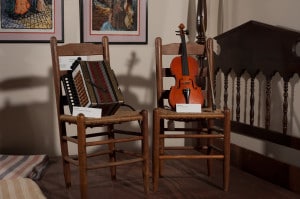 TG7_2188 - Accordion & Fiddle